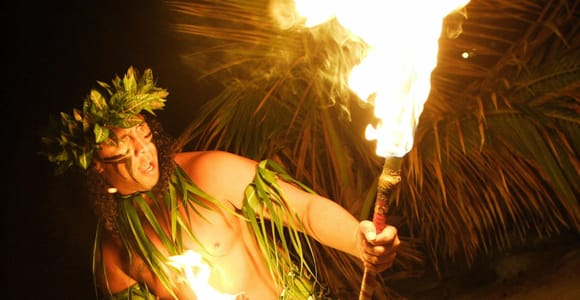 Oahu: Germaine&#39;s Traditional Luau Show & Buffet Dinner