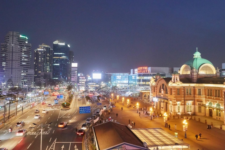 Seul: Nocna wycieczka do pałacu Deoksugung i twierdzy w SeuluSeul: Nocna wycieczka do Deoksugungpalace i Seulu Fortress