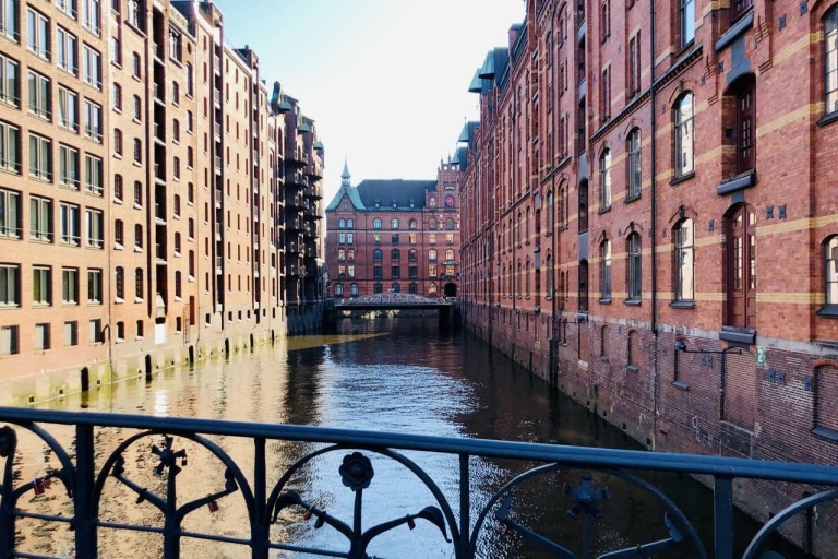 Hamburg: Speicherstadt and HafenCity Guided Walking Tour Public Tour in German
