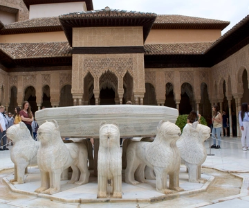 Alhambra Guided Tour with Nasrid Palaces