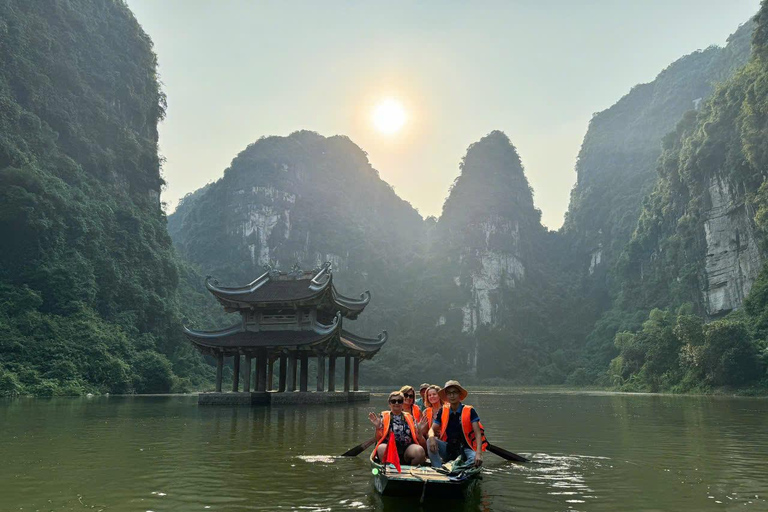 Ninh Binh: Day Tour Trang An - Mua Cave - Hoa Lu