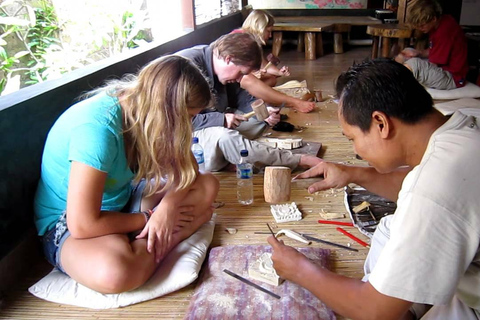 Ubud: Wood Carving Class in een Balinees huis