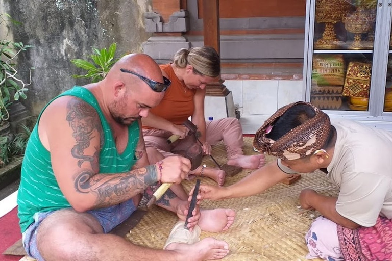 Ubud: Wood Carving Class in a Balinese Home