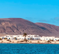 Lanzarote, Return Ferry to La Graciosa with Bus Pickup - Housity