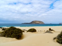 Lanzarote, Return Ferry to La Graciosa with Bus Pickup - Housity