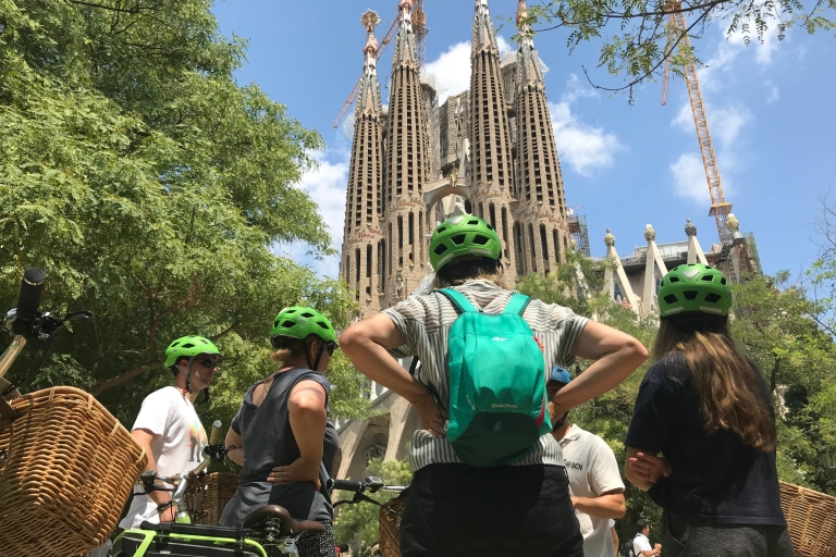 Barcelone : visite à vélo électrique de 1,5 hBarcelone : visite guidée d'une heure et demie en vélo électrique en français