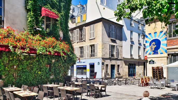 paris guided walking tour of le marais for families