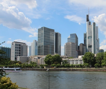 Frankfurt: Shared or Private Walking Tour