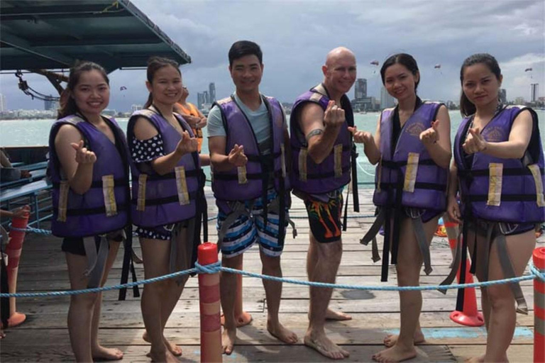 Pattaya: Koh Larn Parasailing i wycieczka 1-dniowa na plażę z lunchemPattaya: Wycieczka 1-dniowa na Koh Larn z parasailingiem i lunchem
