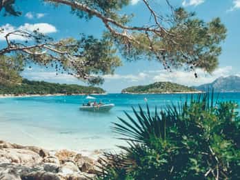 Alcudia: Llevant Peninsula Nature Reserve Private Boat Tour