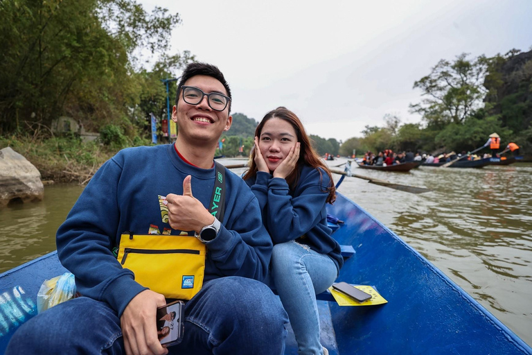 Hanoi: Parfümpagode mit Bootsfahrt oder Lotus-SeidendorfPrivate Tour: Parfümpagode, Lotus-Seidendorf und Weihrauch