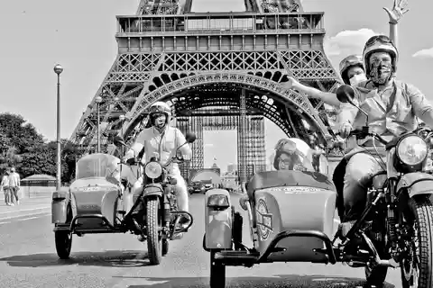 París: Tour privado, a medida y guiado en Sidecar de época