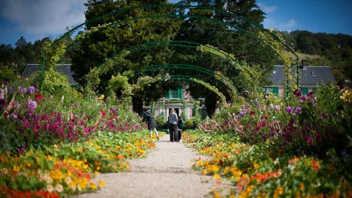 giverny monets house and gardens guided tour