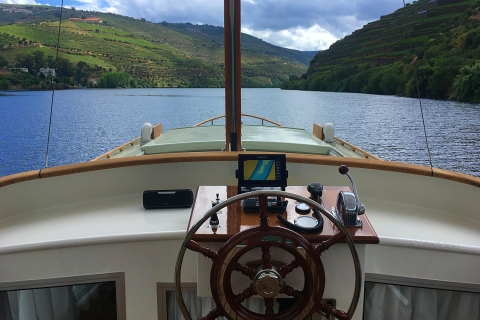 From Pinhão: Private Yacht Cruise along the Douro River 1-Hour Cruise