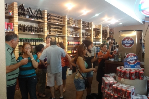 Van São Paulo: São Roque wijnroute en winkelrondleidingTour met hotelovername