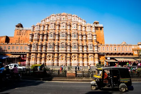 Jaipur: Private Full-Day Sightseeing Tour by Tuk-Tuk or Cab