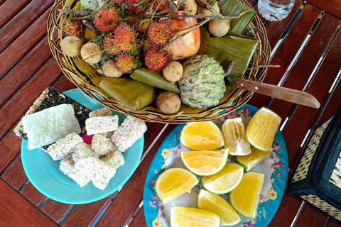 Phnom Penh: Silk Island & Countryside by Tuk Tuk with Snack