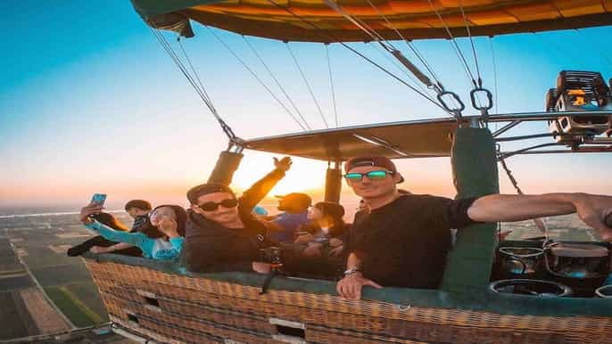 luxor sunrise hot air balloon ride