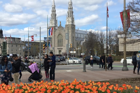 Ab Montreal: Private Tagestour nach Ottawa