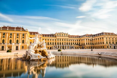 Familietur Schonbrunn Børnemuseum Wien med transport