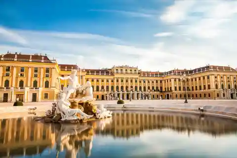 Familietur Schonbrunn Børnemuseum Wien med transport