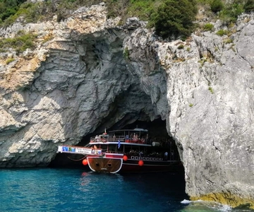 From Parga: Full-Day Cruise to Paxi Islands & the Blue Caves