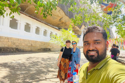 Kandy: Sigiriya, Dambulla, or Habarana Transfer & Tour
