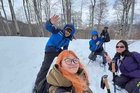 Escursioni con le racchette da neve a Bakuriani, nelle montagne del Caucaso