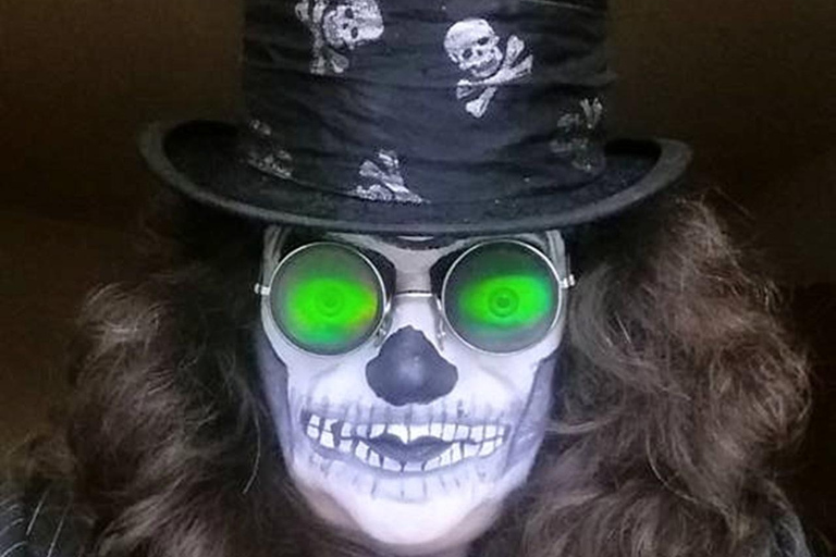 Elgin: In and out the Dusty Closes In and out the Dusty Closes