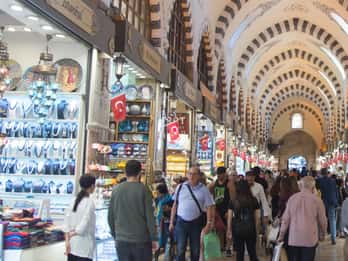 Von Kusadasi: Istanbul-Tagesausflug mit Flug, Tour & Mahlzeit Von Kusadasi: Istanbul-Tagesausflug mit Flug, Tour & Mahlzeit