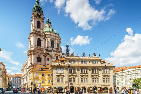 Viena: viagem de 1 dia à excursão guiada privada de Praga13 horas: Viagem diurna de Viena a Praga de carro