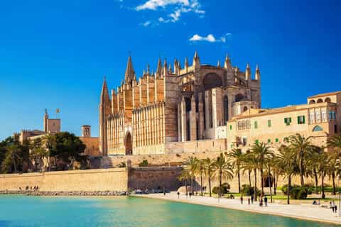 Palma de Mallorca & Valldemossa: Visit by Bus