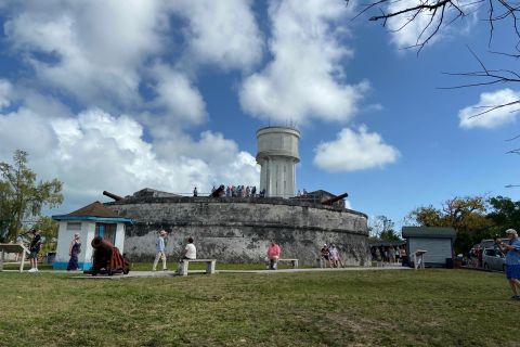 Nassau: Historic and Cultural Highlights Tour with Transfer