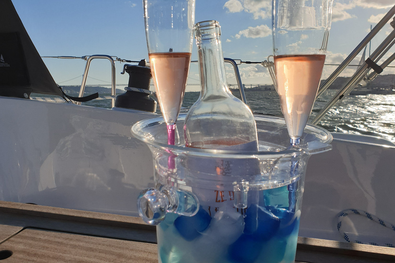 Lisbon: Private Sunset Cruise with Sparkling Wine