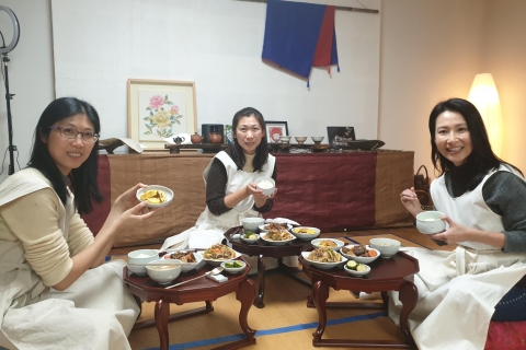 Busan: Clase de Cocina Tradicional Coreana para Grupos Reducidos