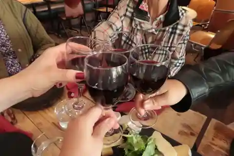 Paris: Belleville 3 Hour Walking Food Tour with a Local