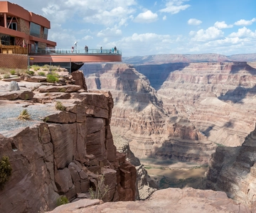 Las Vegas: Grand Canyon West Rim Tour with Hoover Dam Stop