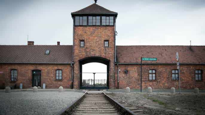 krakow auschwitzbirkenau and salt mine full–day tour