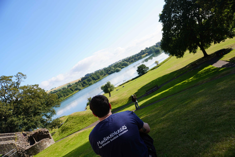 From Edinburgh: Highland Cows & Castles Day Trip