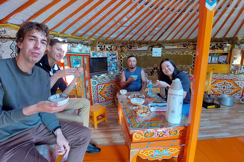 Nomad Family Home Stay in Arkhangai Province