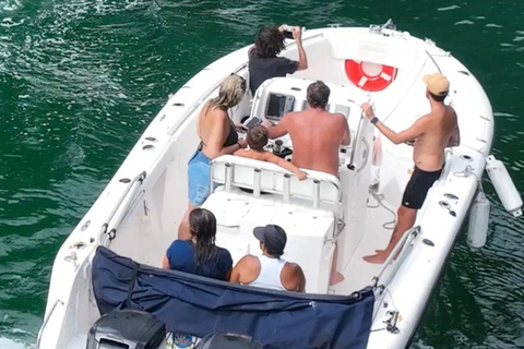 Rio de Janeiro: Boat Tour of Barra, Amores, and Islands Beaches Rio de Janeiro: Boat Tour along Barra Beach, Amores Beach, and the Islands