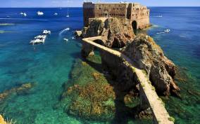 From Peniche: Round-Trip Boat Tour of Berlengas Archipelago