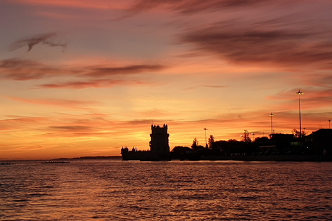 Lissabon 2-stündige Segeltour mit ChampagnerLissabon: Segeltour mit Champagner