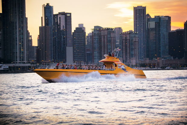 Crociere urbane a Chicago: Giro in motoscafo sul lago Seadog