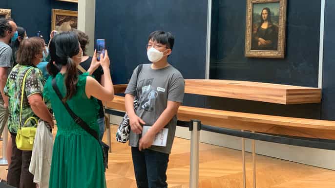 louvre museum and mona lisa skiptheticketline and guide
