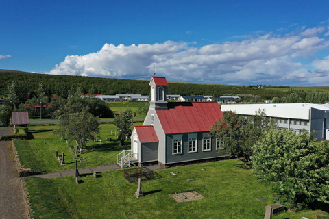 Reykjavik : grotte de lave, thermes et cascadesReykjavik: visite de la grotte de lave, des sources chaudes et des cascades