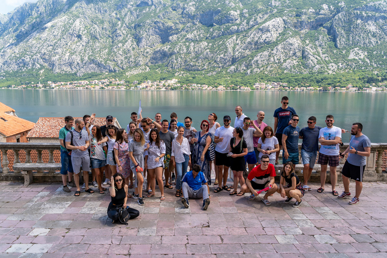 Kotor: Cueva Azul y Nuestra Señora de las Rocas Tour en barco en grupo