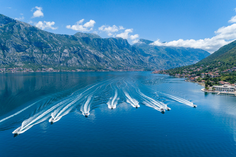 Kotor: Cueva Azul y Nuestra Señora de las Rocas Tour en barco en grupo