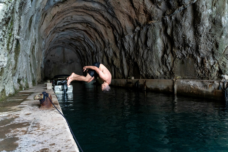 Kotor: Cueva Azul y Nuestra Señora de las Rocas Tour en barco en grupo