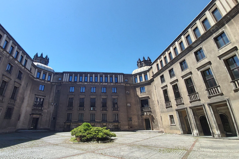 Cracovie : Visite guidée de Nowa Huta en voiture ancienneVisite privée de 2,5 h dans la ville